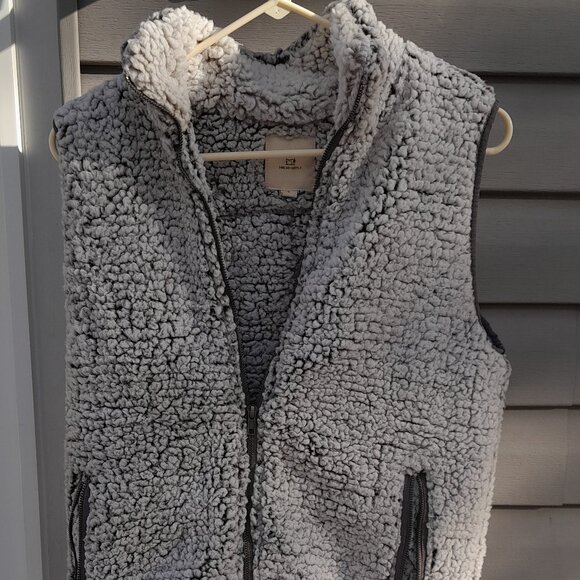 Thread & Supply Fuzzy Vest zip up size small in white and grey - Picture 1 of 8